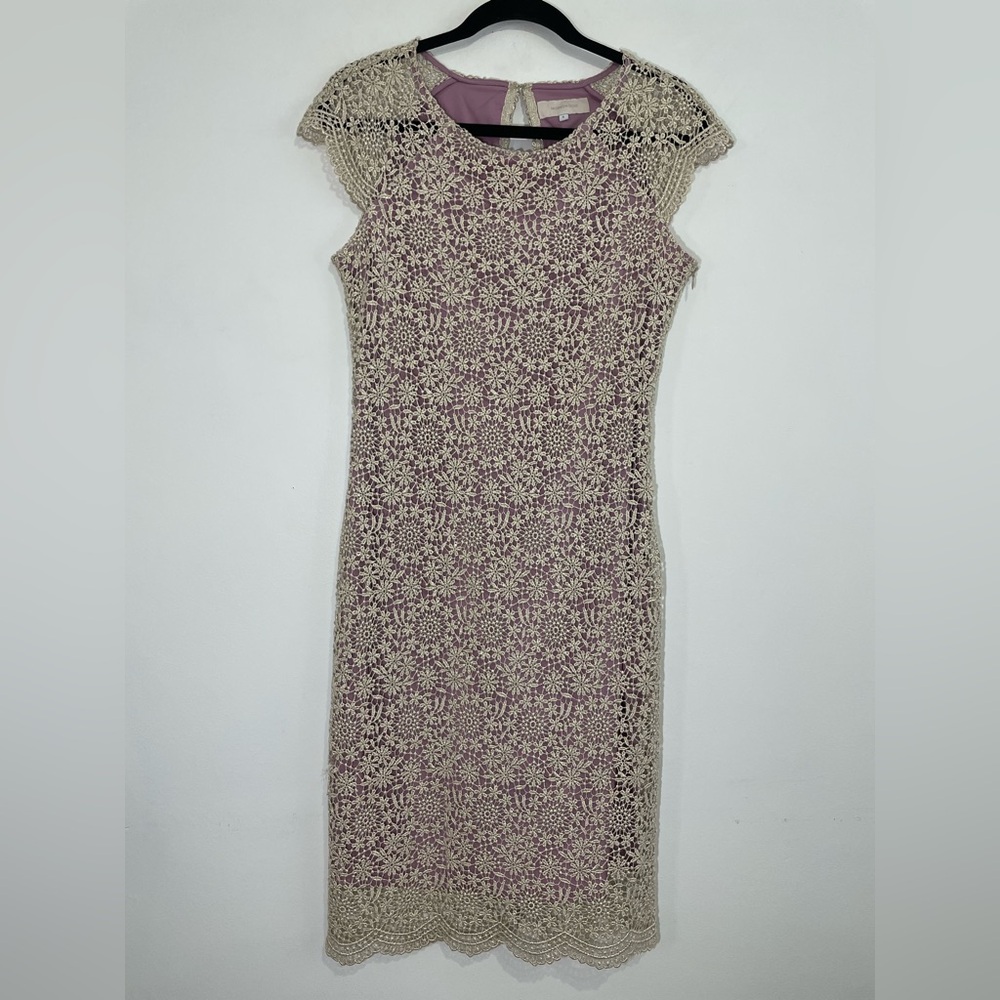 MIGNON DOO Anthropologie Lace Overlay Sheath Dress | Light Purple & Gold, Size 6 - Picture 3 of 13